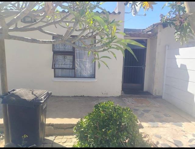 4 BEDROOM HOUSE FOR SALE IN AMSTELHOF